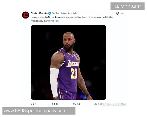 里夫斯称詹姆斯回归将提升全队表现他是无可替代的全能组织者